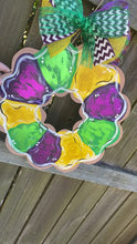 Load and play video in Gallery viewer, Mardi Gras King Cake Door Hanger
